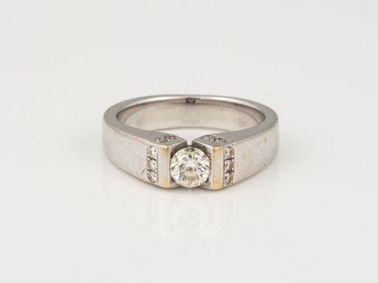 Auktion 145<br>BRILLANT RING