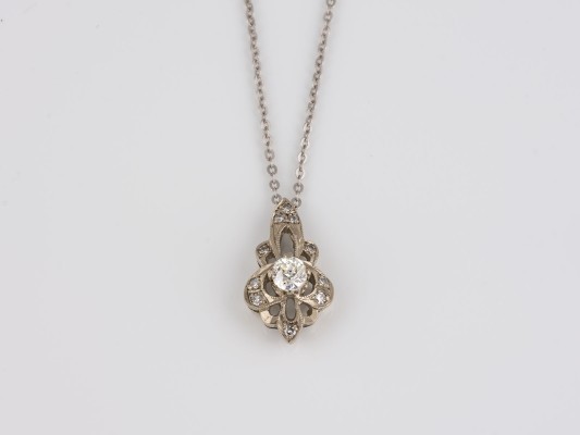 Auktion 145<br>DIAMANT ANHÄNGER MIT KETTE