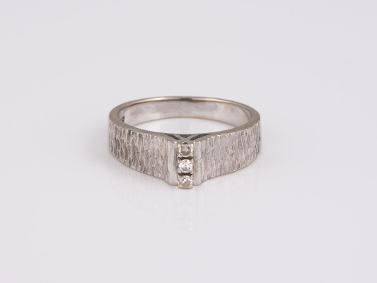 Auktion 145<br>DIAMANT RING