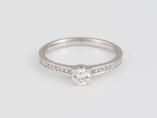 Auktion 145<br>BRILLANT RING