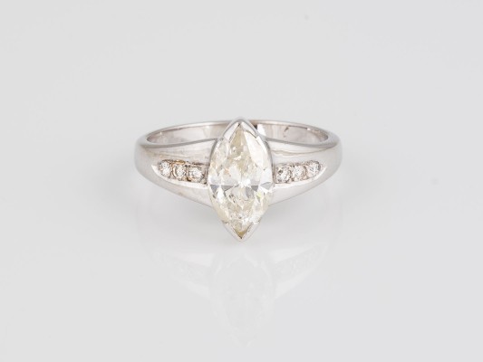 Auktion 145<br>DIAMANT RING