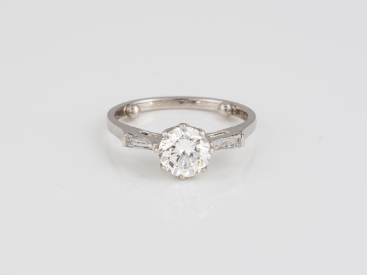 Auktion 145<br>DIAMANT RING