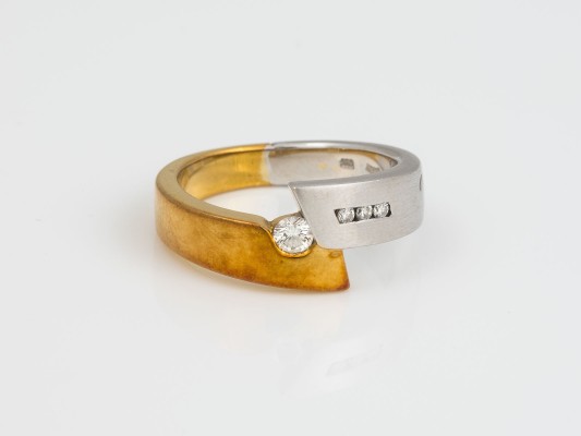 Auktion 145<br>BICOLOR BRILLANT RING