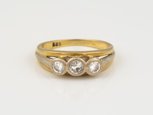 Auction 145<br>BRILLANT RING