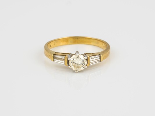 Auktion 145<br>DIAMANT RING