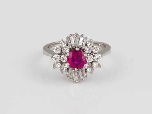 Auction 145<br>RUBIN DIAMANT RING