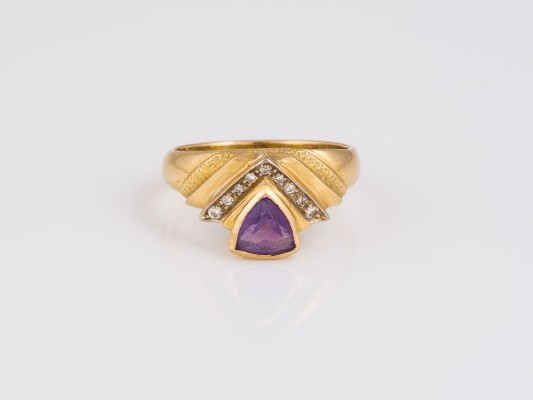 Auction 145<br>AMETHYST RING MIT DIAMANTEN