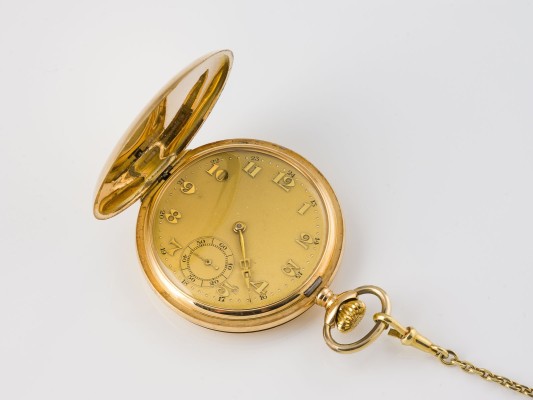 Auction 145<br>TASCHENUHR MIT UHRENKETTE