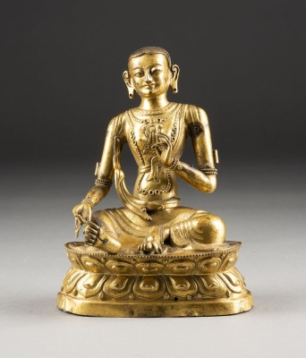 Auction 143<br>EINE SITZENDE FIGUR DER TARA AUS VERGOLDETER KUPFERBRONZE