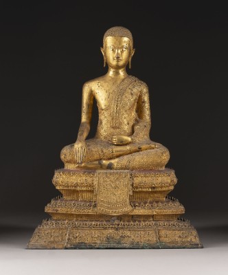 Auction 143<br>EINE GROSSE VERGOLDETE SITZENDE FIGUR VON BUDDHA AUS BRONZE