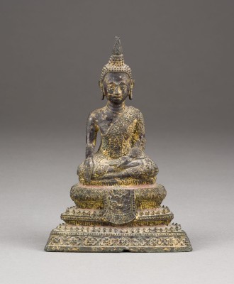 Auction 143<br>EIN SITZENDER BUDDHA AUS VERGOLDETER BRONZE