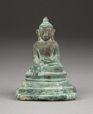 Auction 143<br>EIN SITZENDER BUDDHA AUS BRONZE