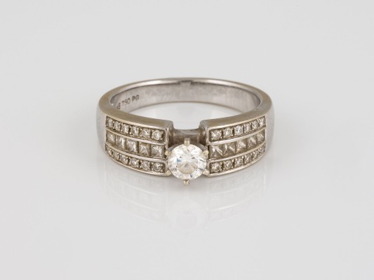 Auktion 146<br>BRILLANT RING