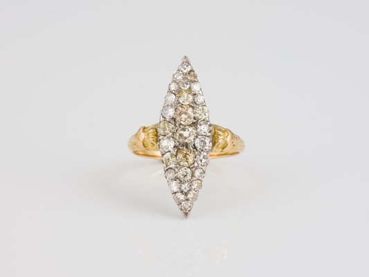 Auktion 146<br>MARQUISE DIAMANT RING