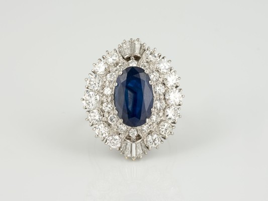 Auction 146<br>SAPHIR-BRILLANT RING