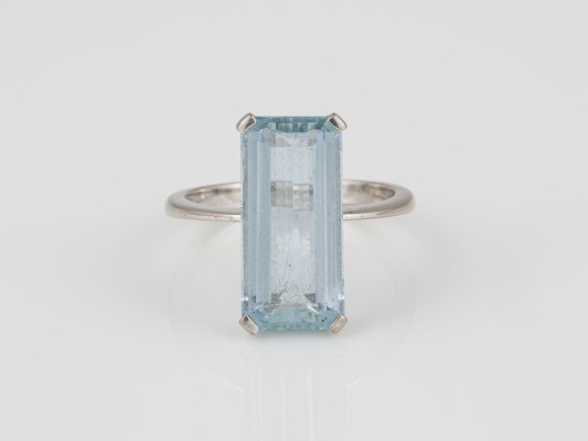 Auction 146<br>AQUAMARIN RING