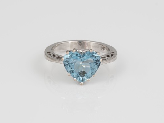 Auction 146<br>AQUAMARIN HERZ RING