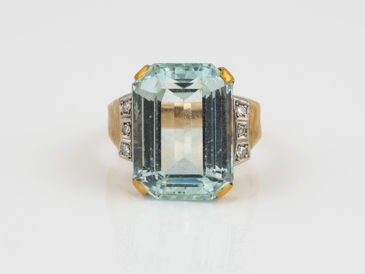 Auction 146<br>AQUAMARIN RING