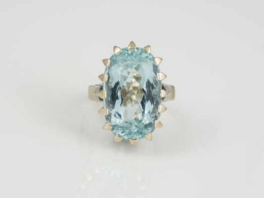 Auction 146<br>AQUAMARIN RING