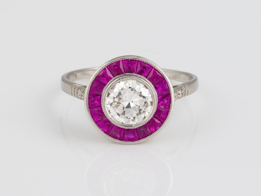 Auktion 146<br>DIAMANT-RUBIN RING