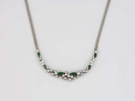 Auktion 146<br>UNOAERRE DIAMANT SMARAGD COLLIER