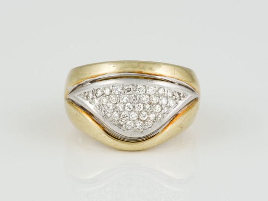 Auktion 146<br>BRILLANT PAVÉ RING