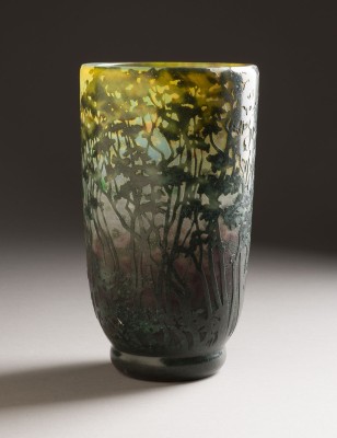 Auktion 146<br>VASE MIT WALDLANDSCHAFT