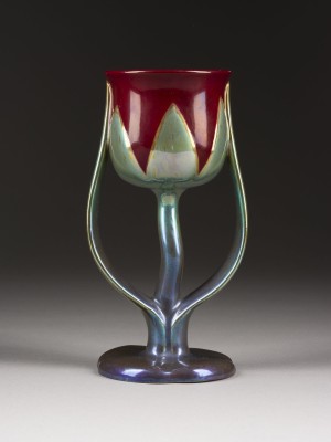 Auction 146<br>KLEINE VASE IN TULPEN-FORM