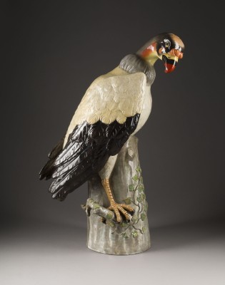 Auction 146<br>MONUMANTALE VOGELFIGUR 'KÖNIGSGEIER AUF STAMM'