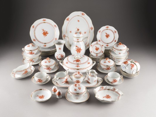 Auction 146<br>62-TEILIGES SPEISE- UND KAFFEESERVICE 'APPONYI ORANGE'