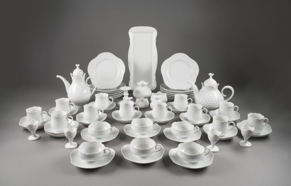 Auction 146<br>107-TEILIEGES SPEISE-, KAFFEE- UND TEESERVICE 'RELIEF'