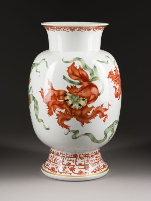 Auction 146<br>GROSSE IMPOSANTE VASE MIT STILISIERTEN PAPAGEITULPEN