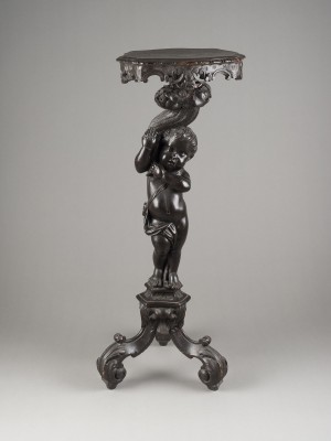 Auction 146<br>FIGÜRLICHER PUTTO ALS BLUMENSÄULE